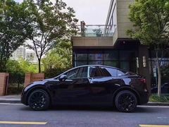 -TESLA 特斯拉(上海太古汇体验店)