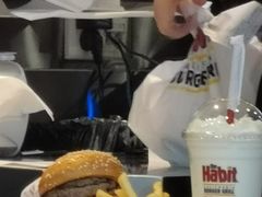 -The Habit Burger Grill 哈比特汉堡(复兴soho店)