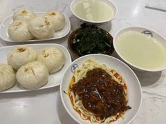-李与白包子铺(桐梓林店)