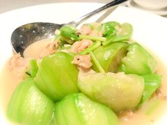 原汤蛤蜊煮广东胜瓜-皇朝会.经典传统粤菜(外滩店)
