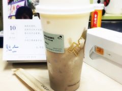 热芋泥波波鲜奶-喜茶(上海兴业太古汇店)