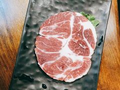 梅花猪肉-·缸桶屋·韩式牛肋条自助烤肉(西湖D11店)