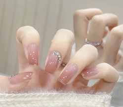 -悦指间美甲美睫美肤