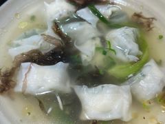 素馅馄饨-玖鲜小笼(中山广场店)