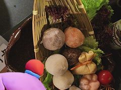 -湊湊火锅·茶憩(杭州湖滨银泰in77店)