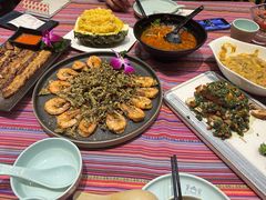 -香巴拉云南餐厅(华莱坞店)