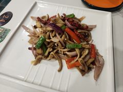 -乡村馕坑肉·烧烤·新疆菜·本地人更爱吃(阿勒泰首店)