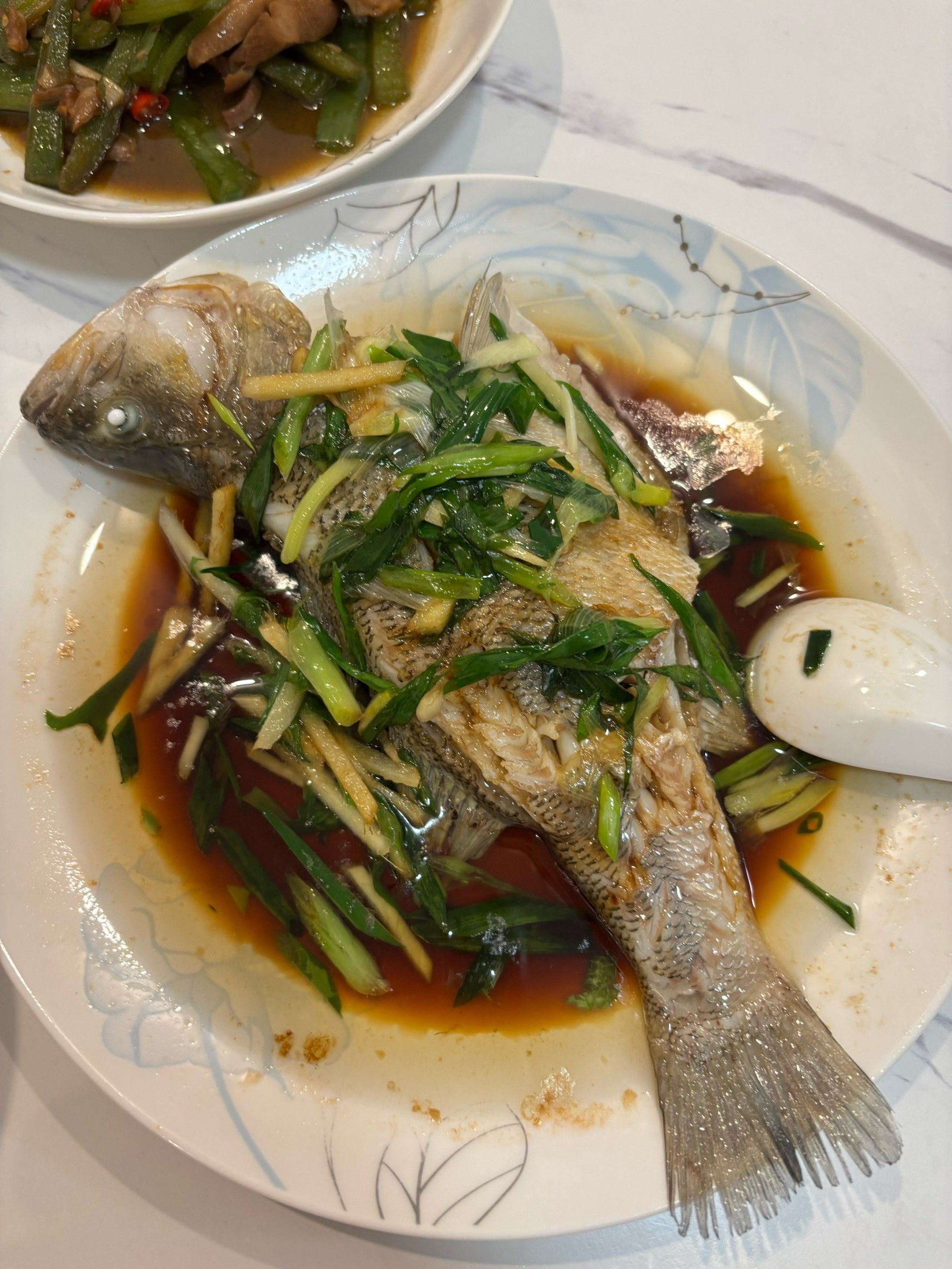 清蒸鱼的轻盈午餐