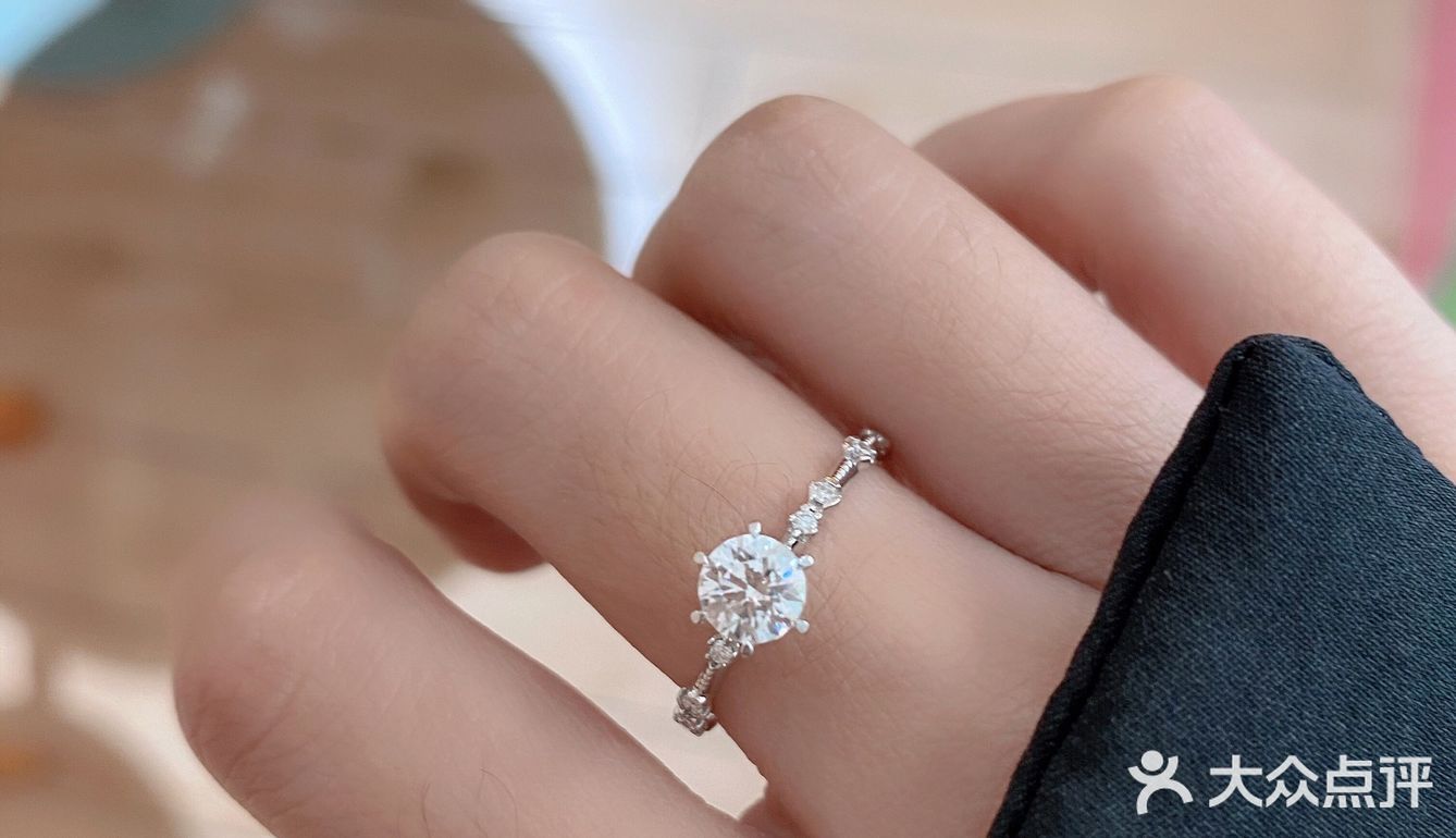 妥妥可以C位出道的高颜值钻戒💍