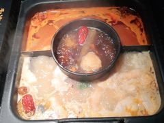 -老牌坊云南鱼豆花火锅(哈西万达店)