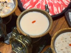 -老牌坊云南鱼豆花火锅(哈西万达店)