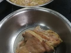 -鸿浩扒猪脚米线