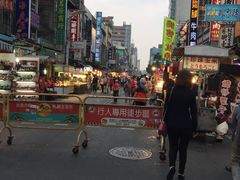 -六合夜市