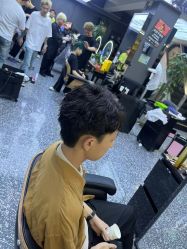 -藤野造型专业烫染接发