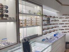-翰佐蔡司小乐圆·依视路星趣控·暴龙眼镜折扣店