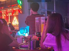 -UP嘻哈酒吧(粉巢店)