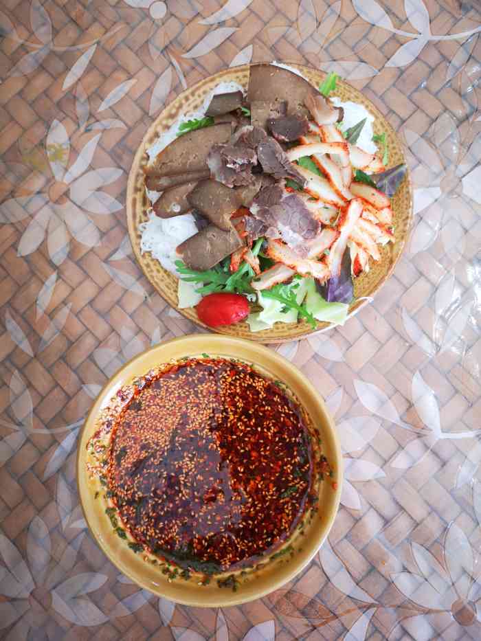 芒市油辣子撒苤-"经常来芒市出差,来芒市肯定会吃一次撒撇,.