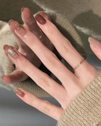-悦指间美甲美睫