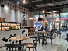 大堂-HELLO 27 意面·沙拉·帕尼尼