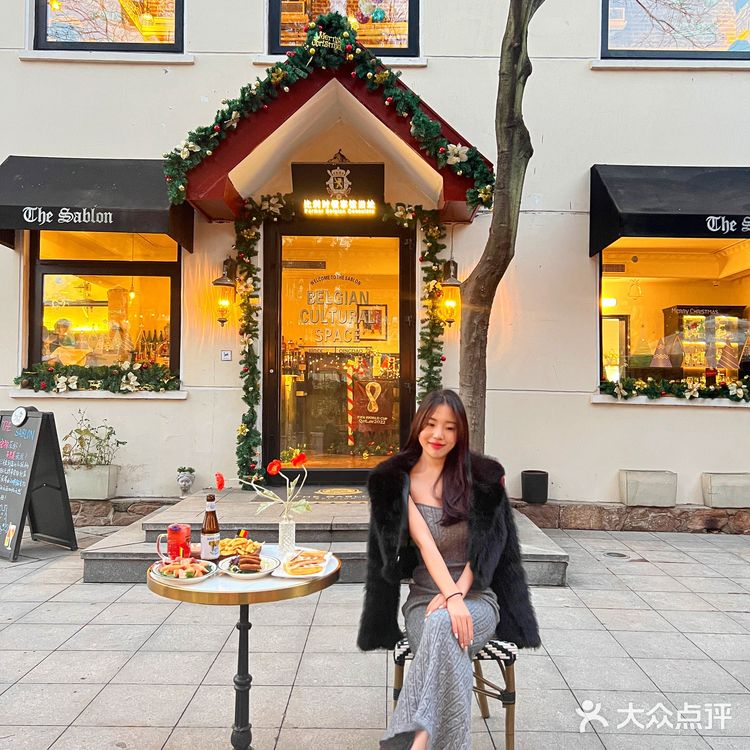 青岛八大关老洋房里的餐厅,好有氛围🕯️🎄🏰