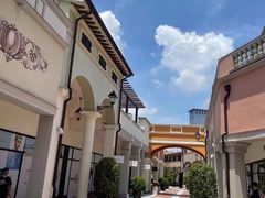 -佛罗伦萨小镇广佛名品奥特莱斯(疏港路店)