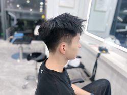 -镁连社·美联社