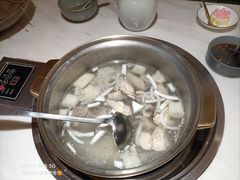 -喃喃椰·糟粕醋·椰子鸡火锅(七堡花园店)
