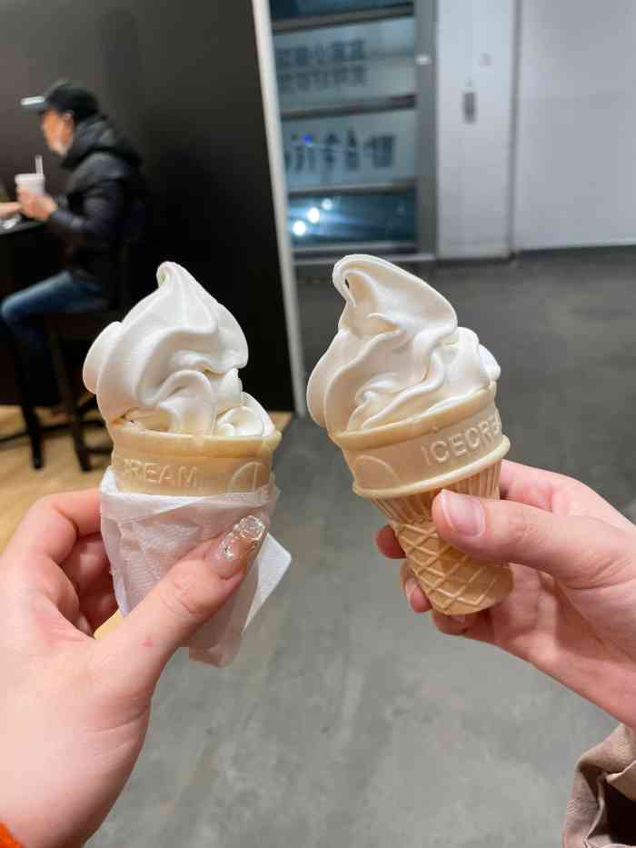 宜家餐厅冰淇淋图片