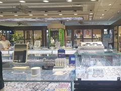 -黄益静眼镜行