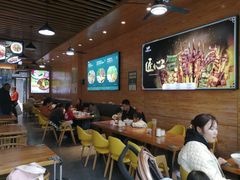 大堂-伊麦佳兰州牛肉面清真美食店