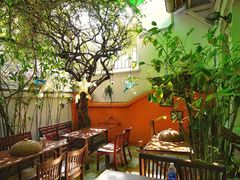 -Cuc Gach Quan Restaurant