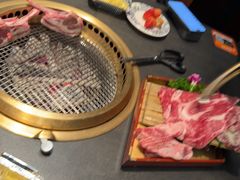 -铭牛烧肉·和牛海鲜自助(高新月牙湖店)