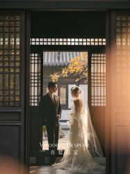 -喜爱高定婚纱摄影