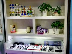 -提一眼镜·蔡司·依视路(小寨店)