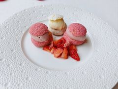 草莓泡芙-福楼法餐厅FLO