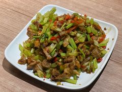 芹菜炒拆骨肉-三和面馆(建外SOHO店)