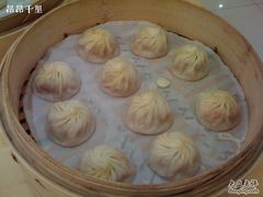 一屉蟹粉小笼包-鼎泰丰(当代商城店)