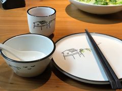 -帅巴人舅母子腊蹄民俗村