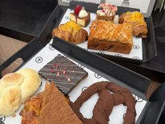 -HOT CRUSH趁热集合·现烤面包(上海环球港店)