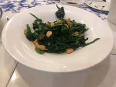 果仁菠菜-东方饺子王(新奥购物中心店)