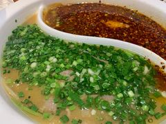 鸳鸯水煮牛肉-成都吃客(九眼桥店)