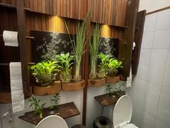 -Cục Gạch Quán