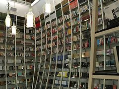 -钟书阁(松江泰晤士小镇店)