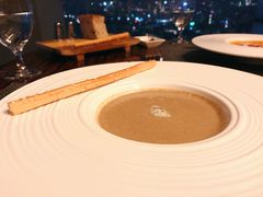 野生蘑菇浓汤-佛山恒安瑞士大酒店-天空意大利餐厅(环球国际广场店)