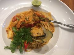 -Chom Cafe and Restaurant