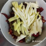 一起来做周末煲剧零食香辣猪蹄吧