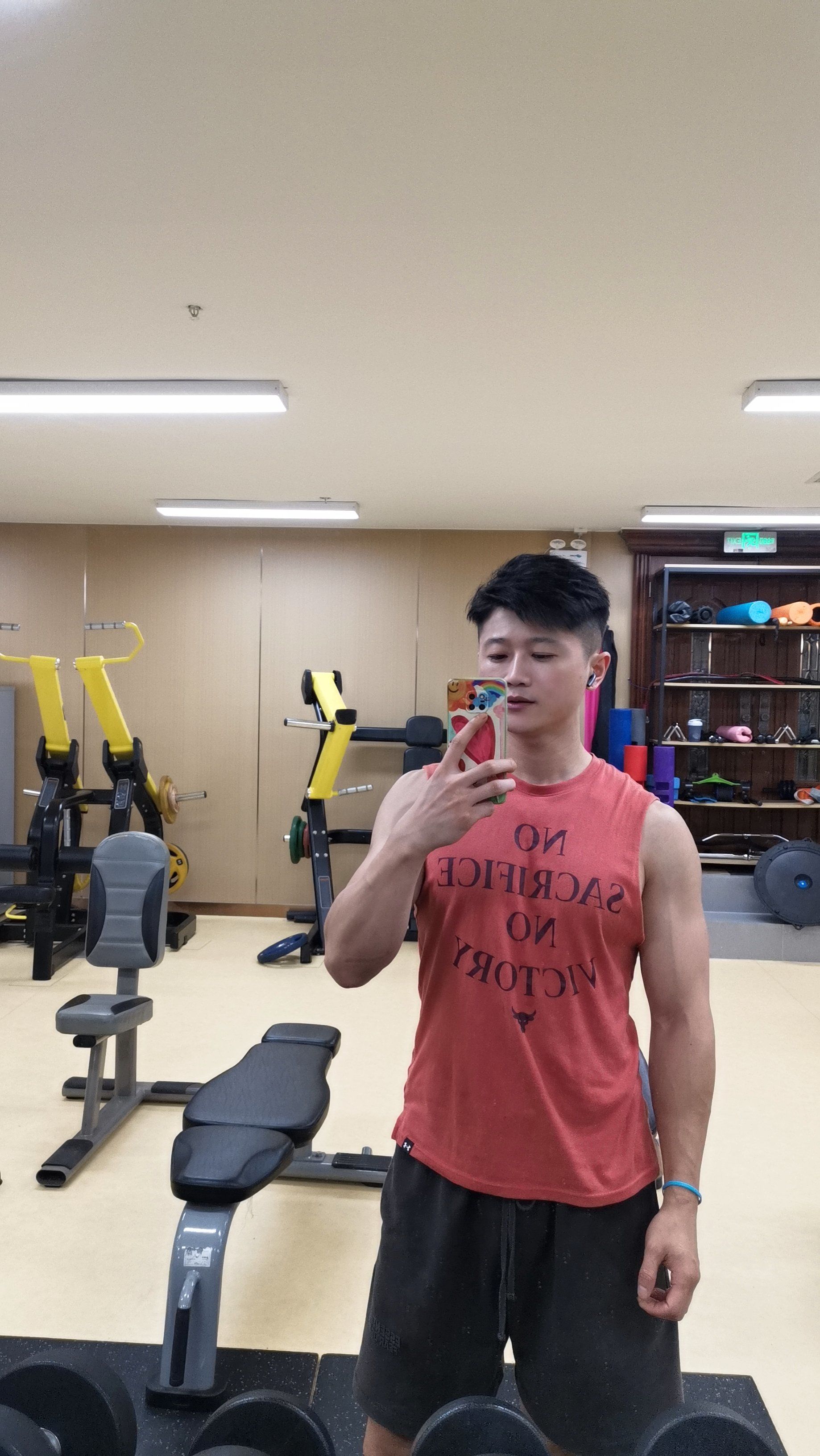 有颜有身材的教练才算合格!