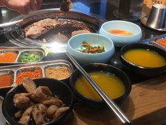 -韩烧牛中牛·甄选黑牛烤肉(黑金店)