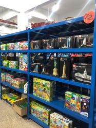 -逝水玩具折扣店