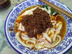 -渝之汇牛肉豌杂面